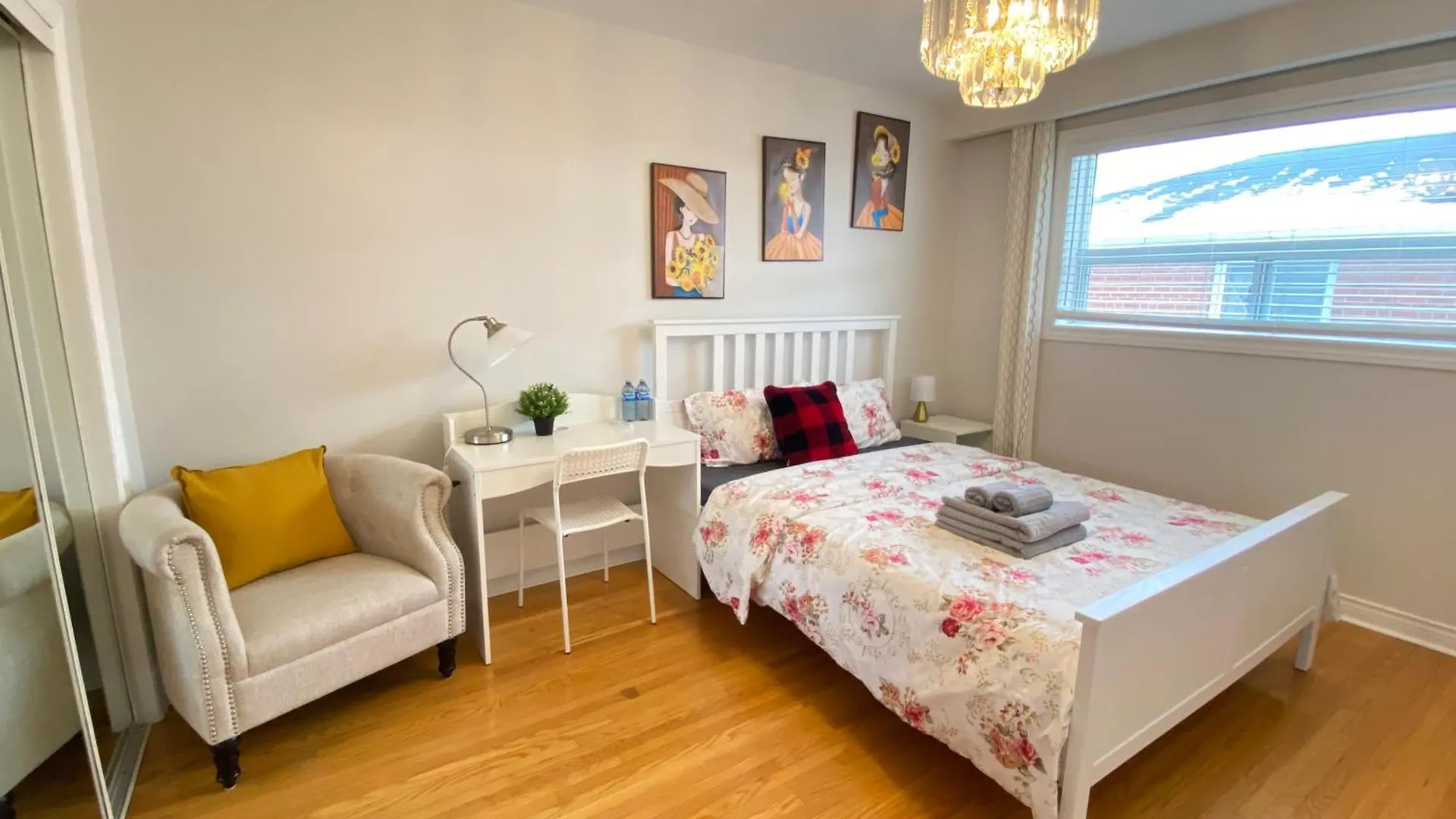 Sunny House - Main Floor, Free Parking, In Toronto Hotel Casa de hóspedes