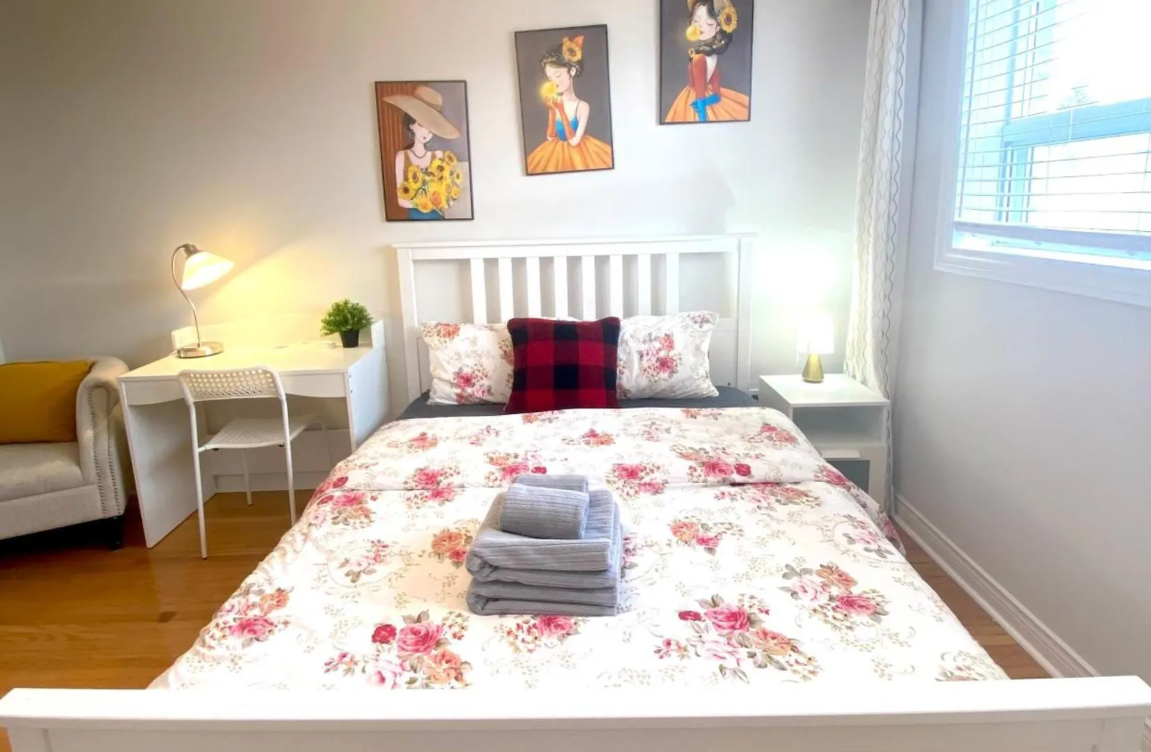 Sunny House - Main Floor, Free Parking, In Toronto Hotel Casa de hóspedes