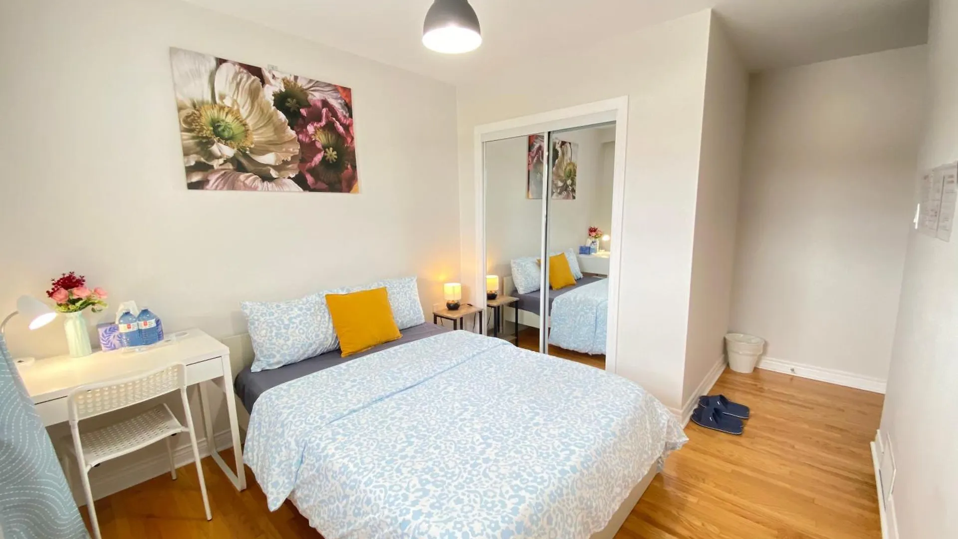 Casa de hóspedes Sunny House - Main Floor, Free Parking, In Toronto Hotel Canadá